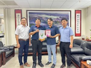 本系主任李明熹教授拜會屏東高中校長陳國祥-01