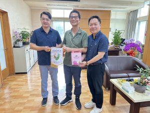 本系主任李明熹教授拜會陸興高中校長黃坤謨
