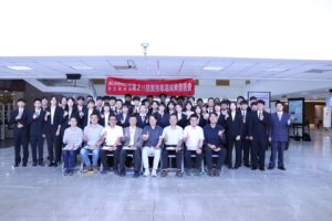 本系老師與發表同學一同合影