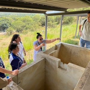 泰國學術團參觀本校水土保持戶外教室中坡土壤沖蝕試驗區