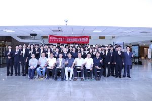 本系老師與發表同學一同合影